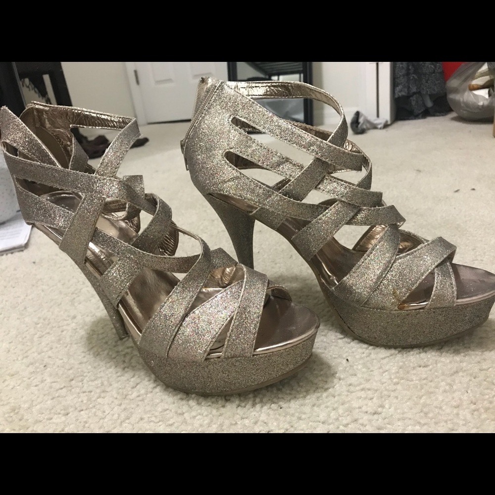 Forever 21 shoes gold glitter heels